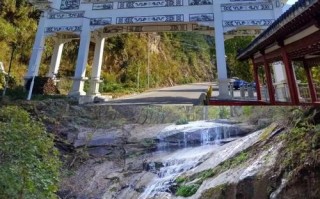 武汉到薄刀峰自驾怎么走？