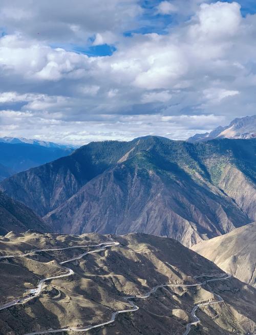 自驾318川藏线,攻略与路况关键点?-第2张图片-星月文旅 自驾318川藏线,攻略与路况关键点?-第2张图片-星月文旅