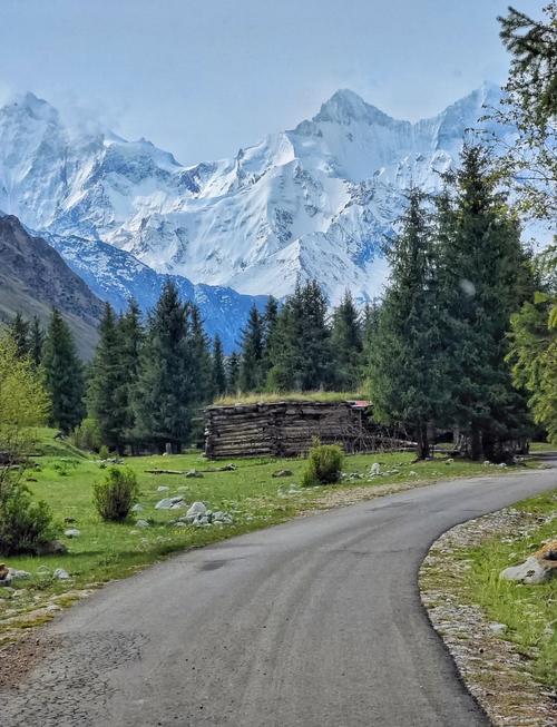 伊犁旅游景点有哪些？-第2张图片-星月文旅