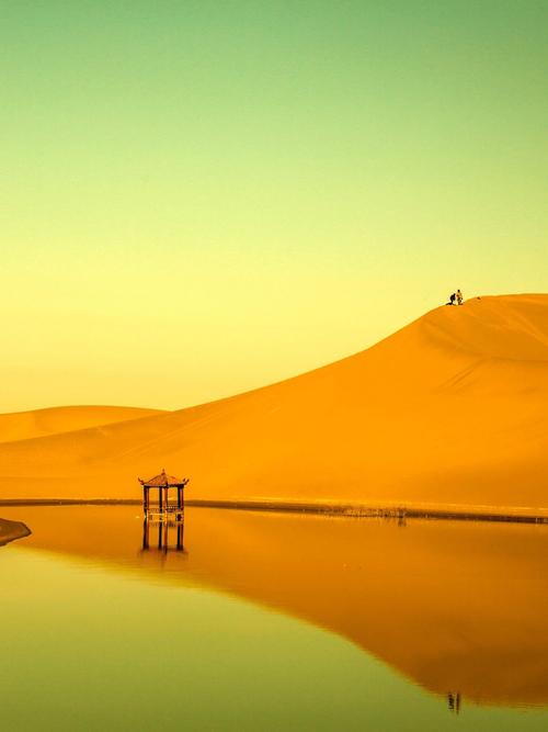 额济纳旗必玩景点有哪些?-第1张图片-星月文旅 额济纳旗必玩景点有哪些?-第1张图片-星月文旅