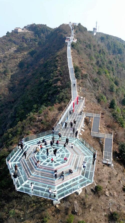 浙江玻璃栈道旅游景点有哪些?-第2张图片-星月文旅 浙江玻璃栈道旅游景点有哪些?-第2张图片-星月文旅