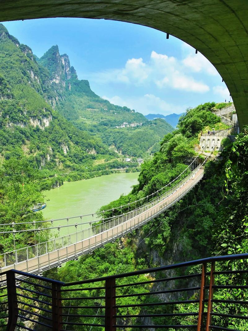 宜昌2天自驾游怎么安排最省时？-第1张图片-星月文旅