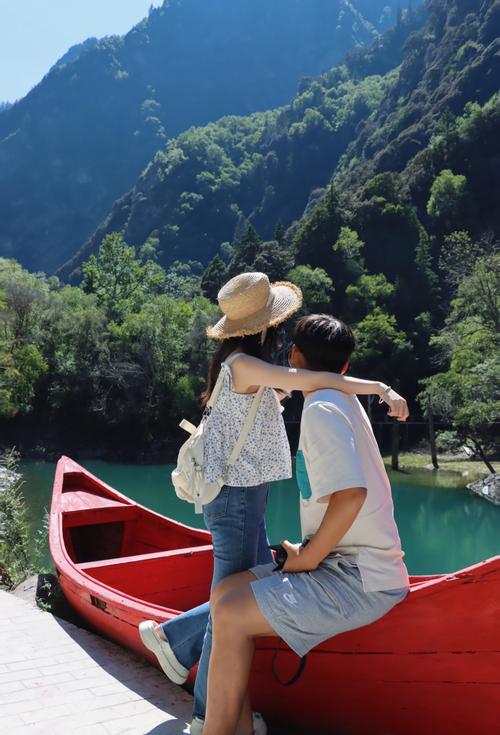 情侣国内游,哪些景点最浪漫?-第1张图片-星月文旅 情侣国内游,哪些景点最浪漫?-第1张图片-星月文旅