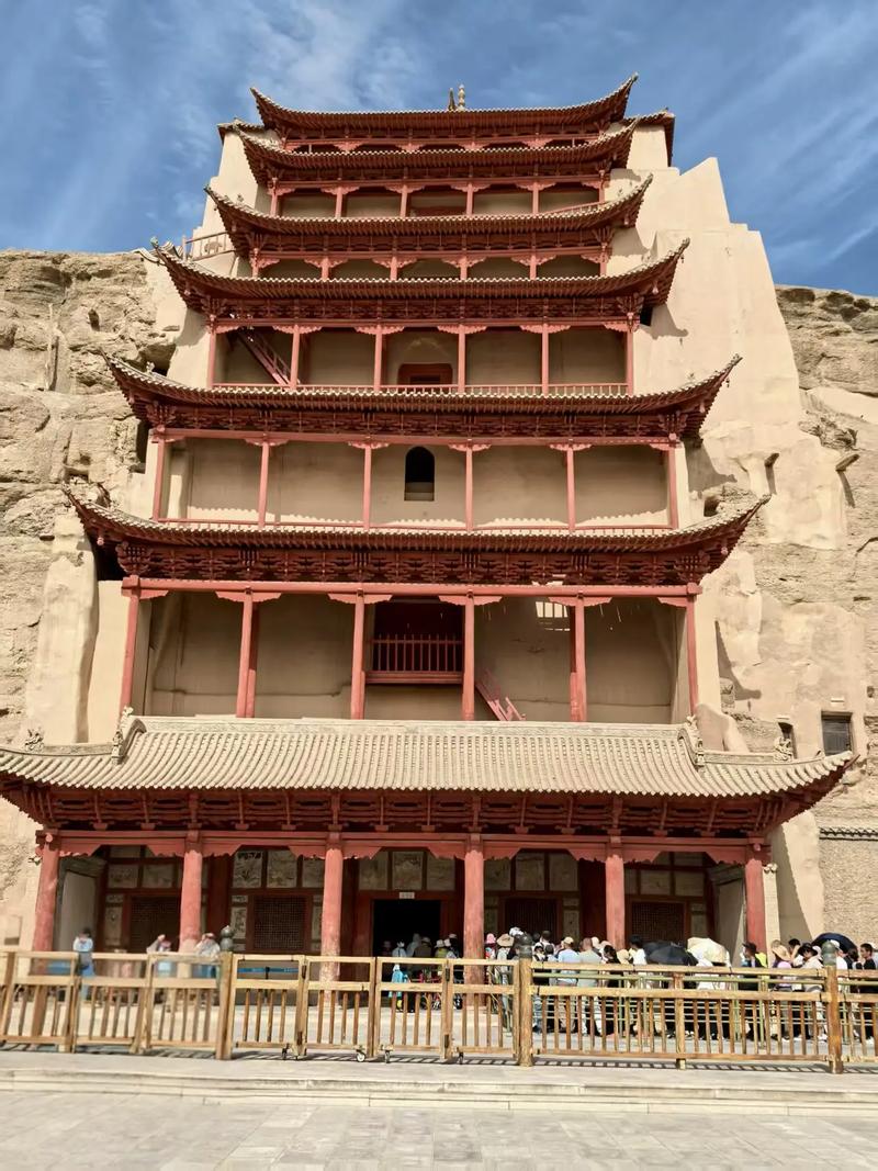 乌鲁木齐莫高窟怎么玩?攻略有哪些必看?-第2张图片-星月文旅 乌鲁木齐莫高窟怎么玩?攻略有哪些必看?-第2张图片-星月文旅