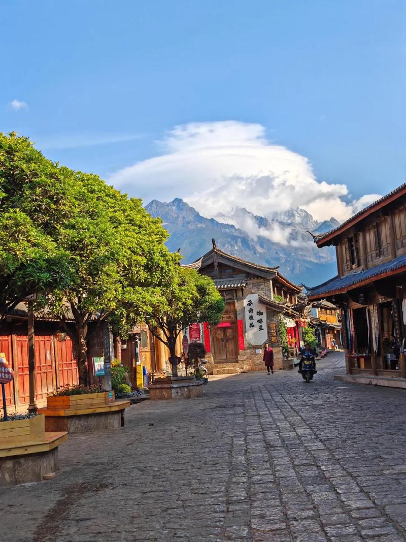 丽江古城周边有哪些必游景点?-第1张图片-星月文旅 丽江古城周边有哪些必游景点?-第1张图片-星月文旅