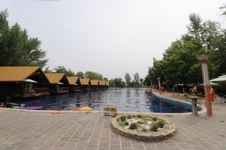 思拉堡虹溪谷温泉自驾游-第1张图片-星月文旅