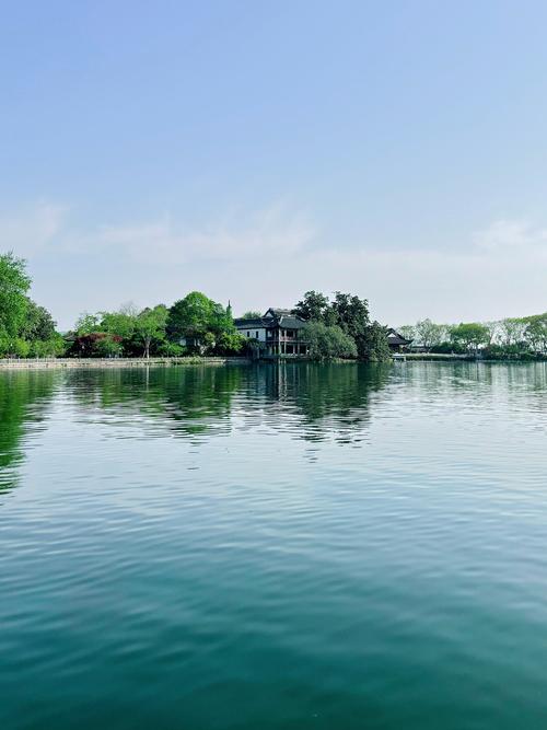 杭州西湖附近的旅游景点-第1张图片-星月文旅