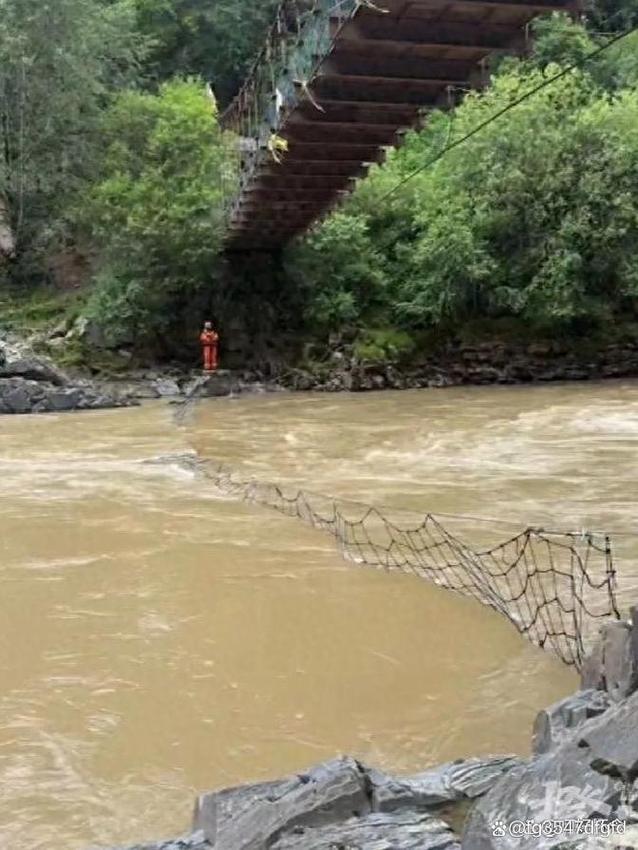 自驾游一家6人亡5人，为何酿成悲剧？-第2张图片-星月文旅