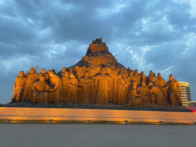 鄂尔多斯有哪些值得一游的景点?-第3张图片-星月文旅 鄂尔多斯有哪些值得一游的景点?-第3张图片-星月文旅