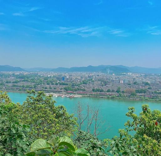 西安到阆中三日自驾游怎么安排？-第1张图片-星月文旅