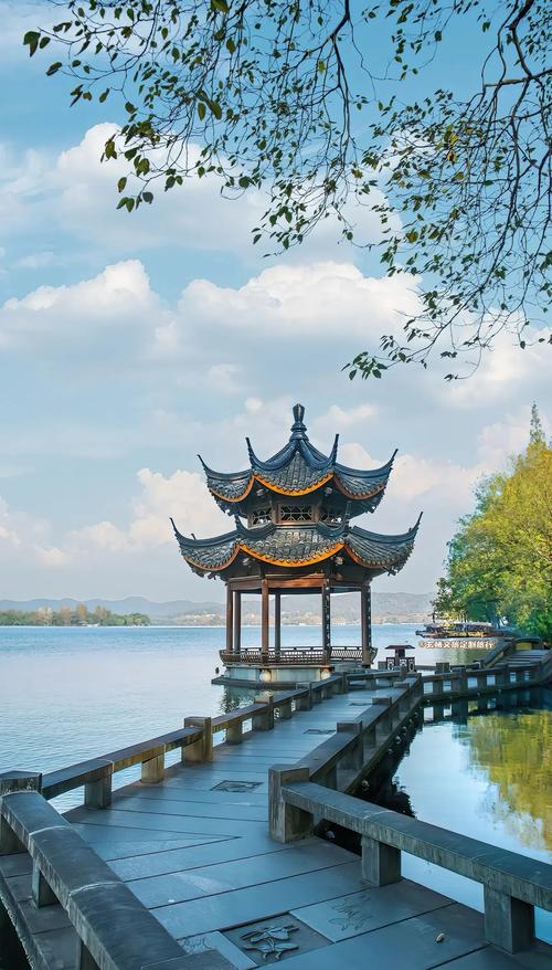 杭州二日游必去景点有哪些？-第1张图片-星月文旅